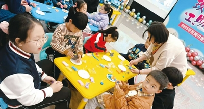 亲子阅读共品“玫瑰书香”